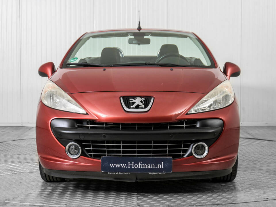 Imagen 14/50 de Peugeot 207 CC 1.6 VTi (2008)