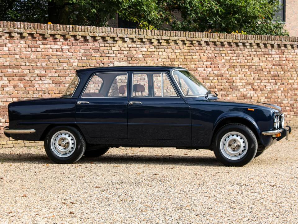 Image 50/50 of Alfa Romeo Giulia Nuova Super 1300 (1975)