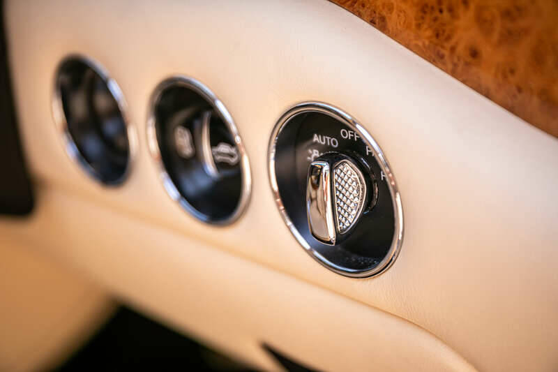 Afbeelding 39/50 van Bentley Arnage T (2005)