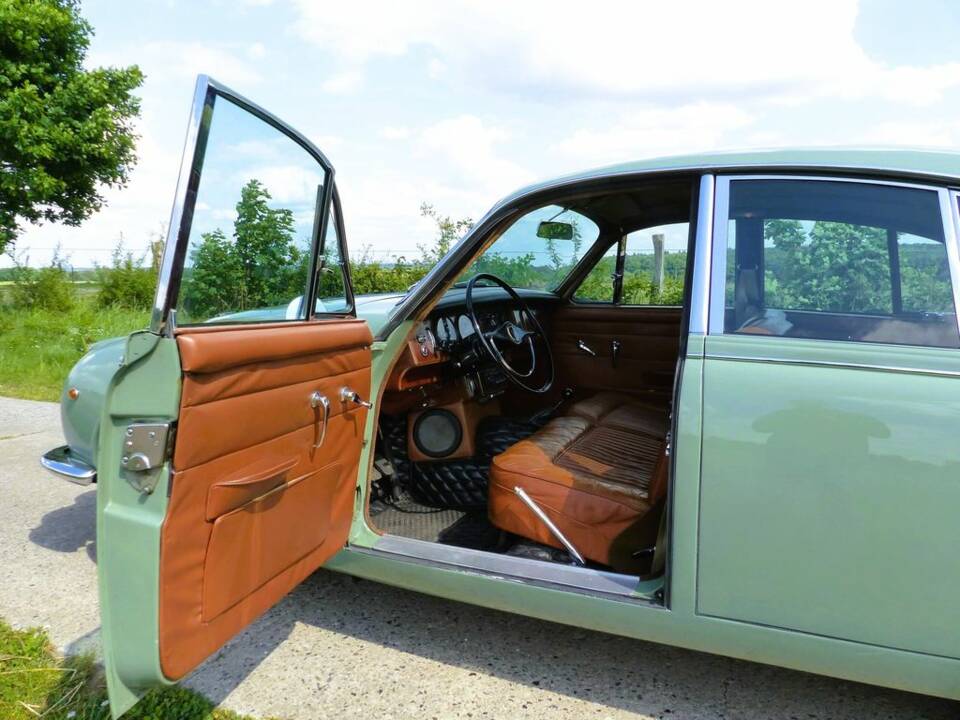 Daimler V8-250 Limousine grün 1967