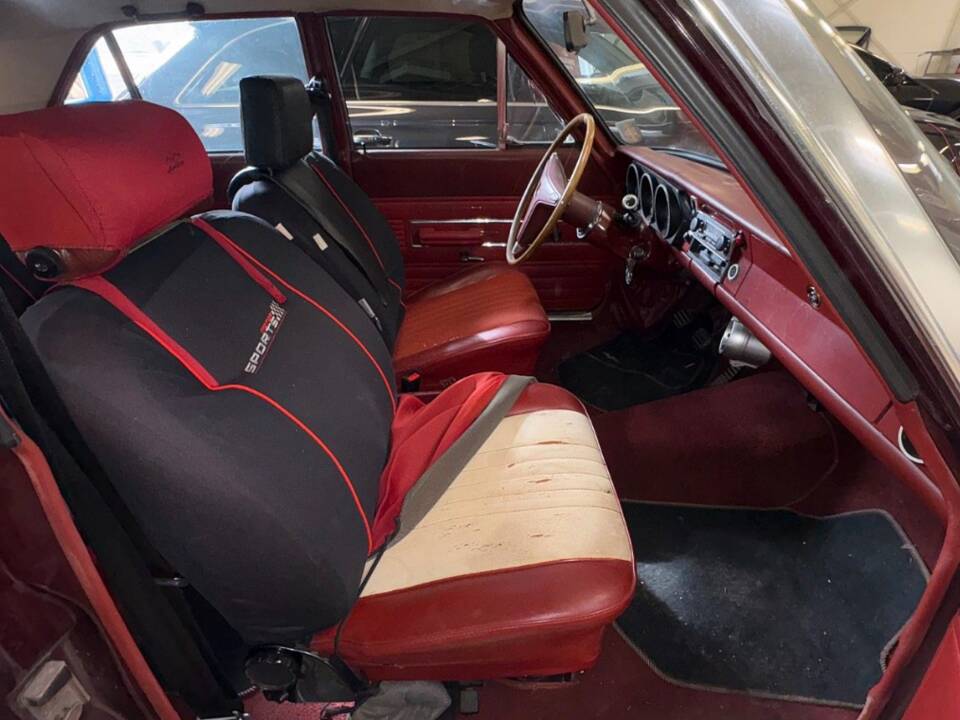 Image 14/19 of Ford 17m 1700 (1971)