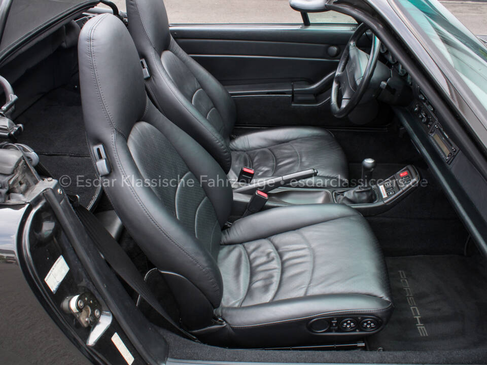 Bild 12/29 von Porsche 911 Carrera 4 (1996)