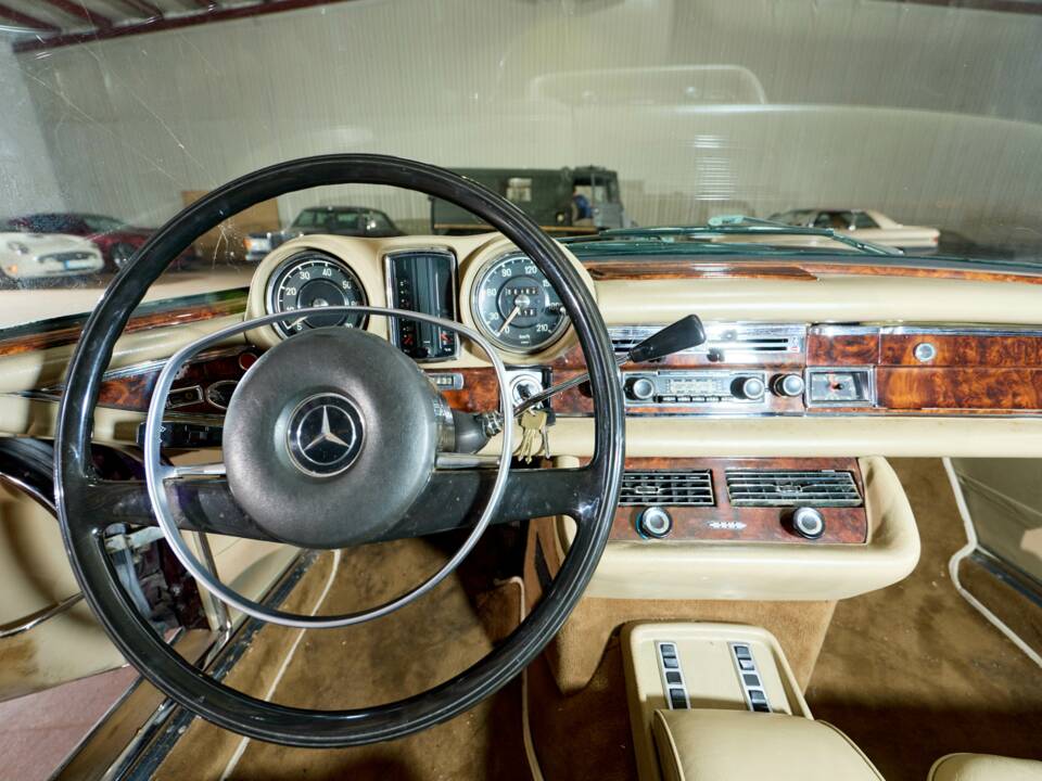 Bild 42/47 von Mercedes-Benz 280 SE (1970)