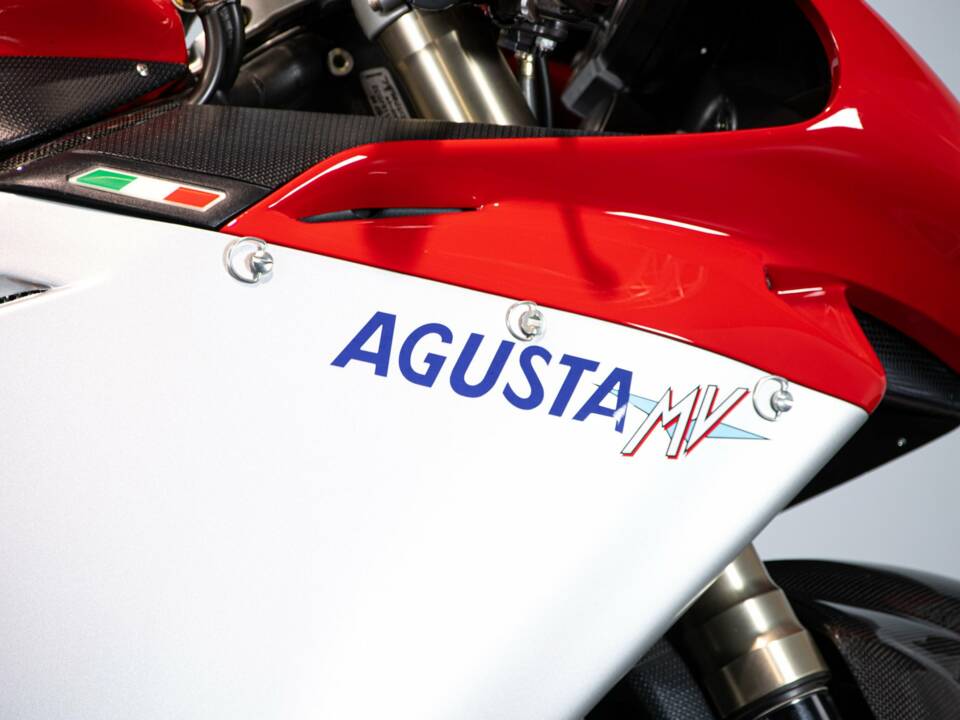 Image 35/50 de MV Agusta DUMMY (2004)