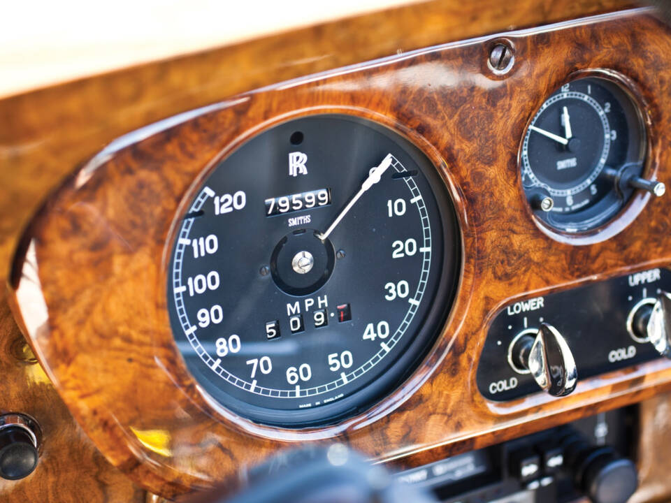 Image 14/18 of Rolls-Royce Silver Cloud II (1961)