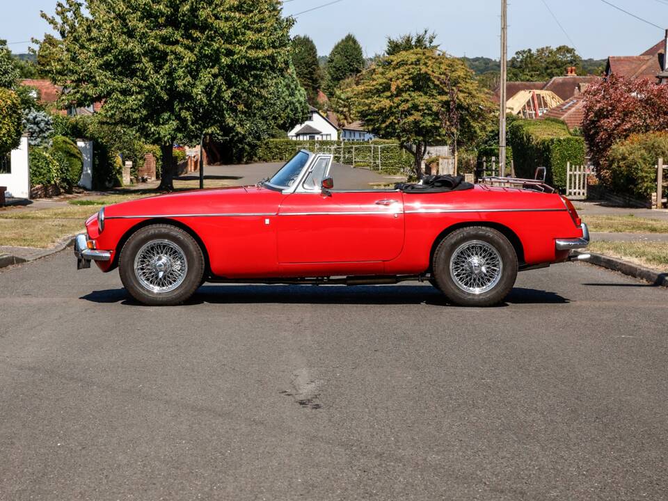 Image 18/41 de MG MGB (1972)