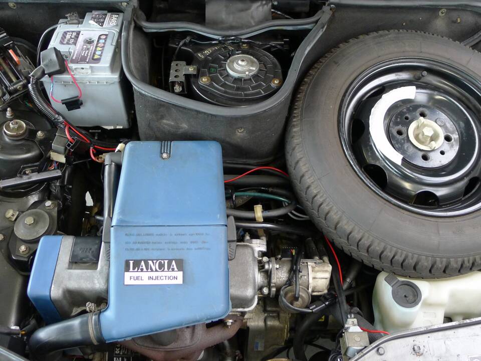 Image 15/47 of Lancia Y10 LX I.E. (1991)