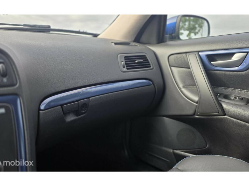 Bild 27/42 von Volvo V 70 2.5T (2005)