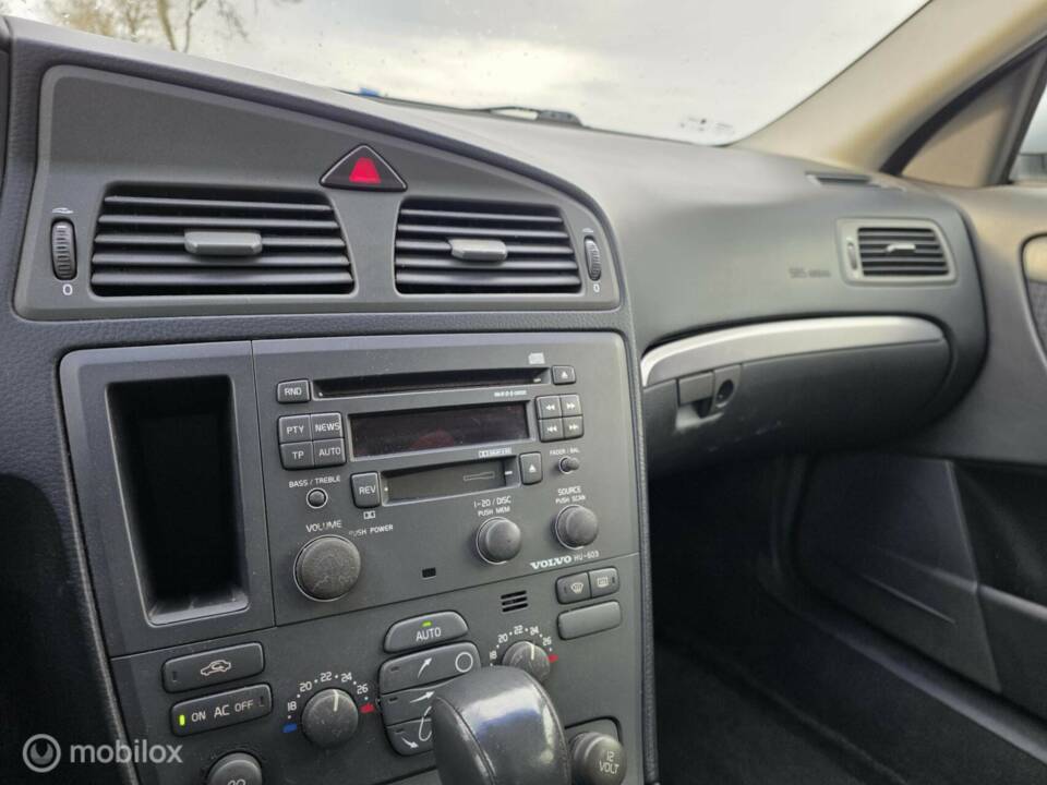 Image 22/39 de Volvo V 70 XC 2.4T (2001)