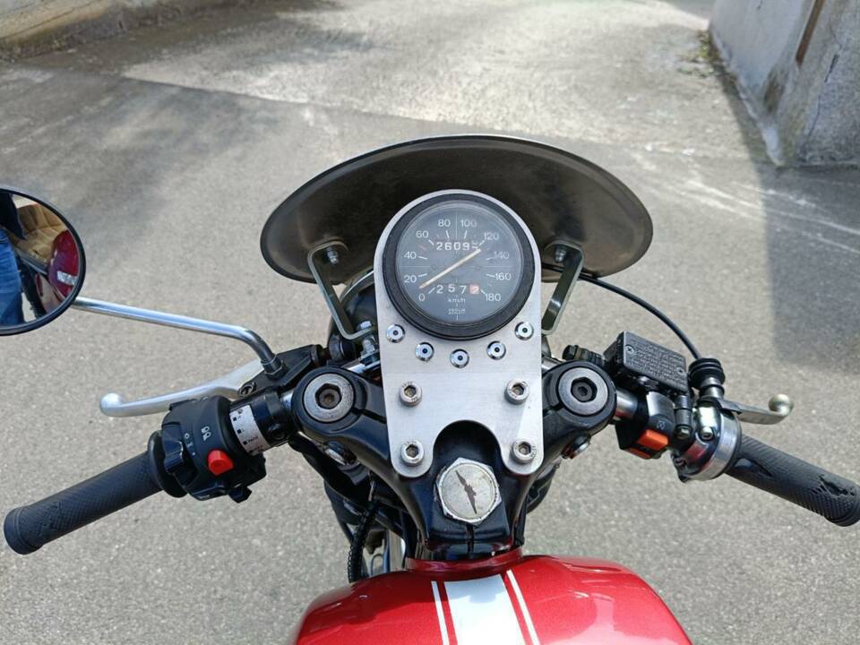 Immagine 43/45 di Moto Guzzi 254 (1976)