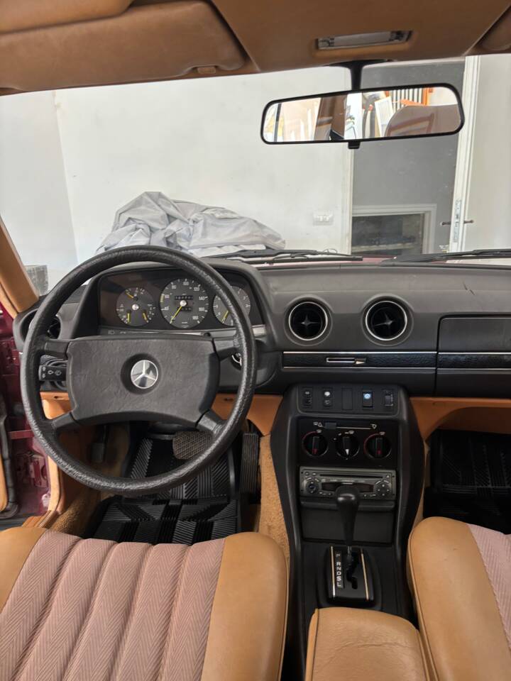 Bild 5/11 von Mercedes-Benz 300 TD (1979)