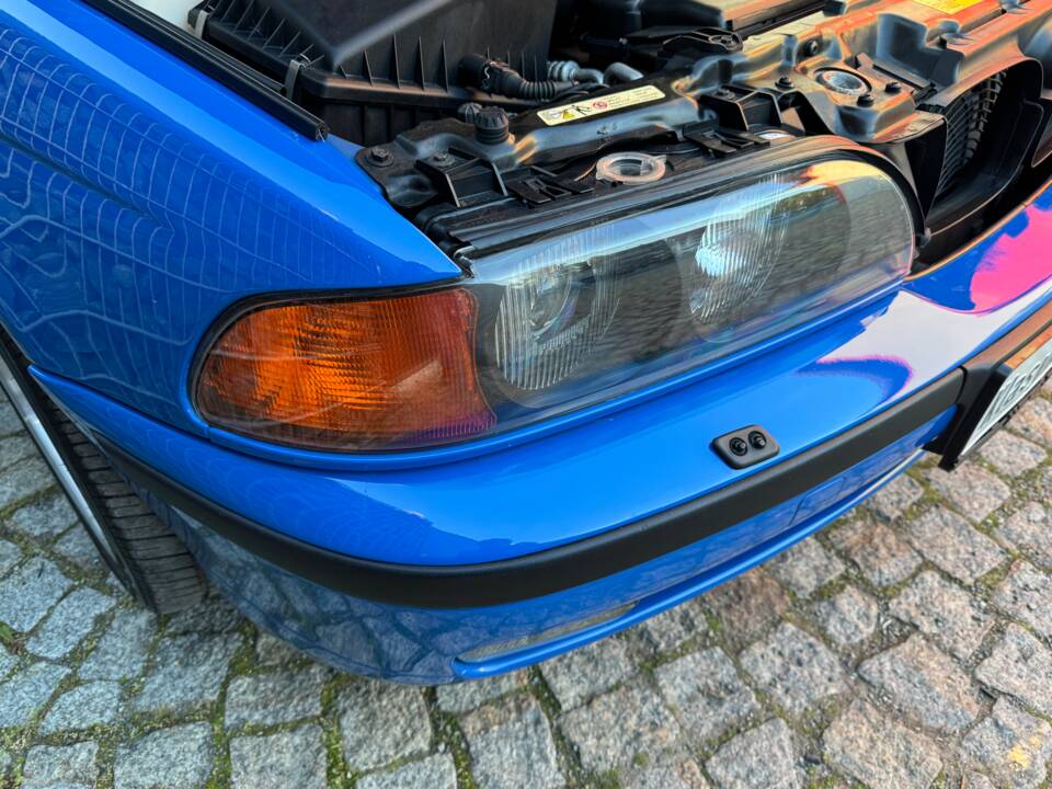 Image 72/100 of BMW 540i Touring (1998)
