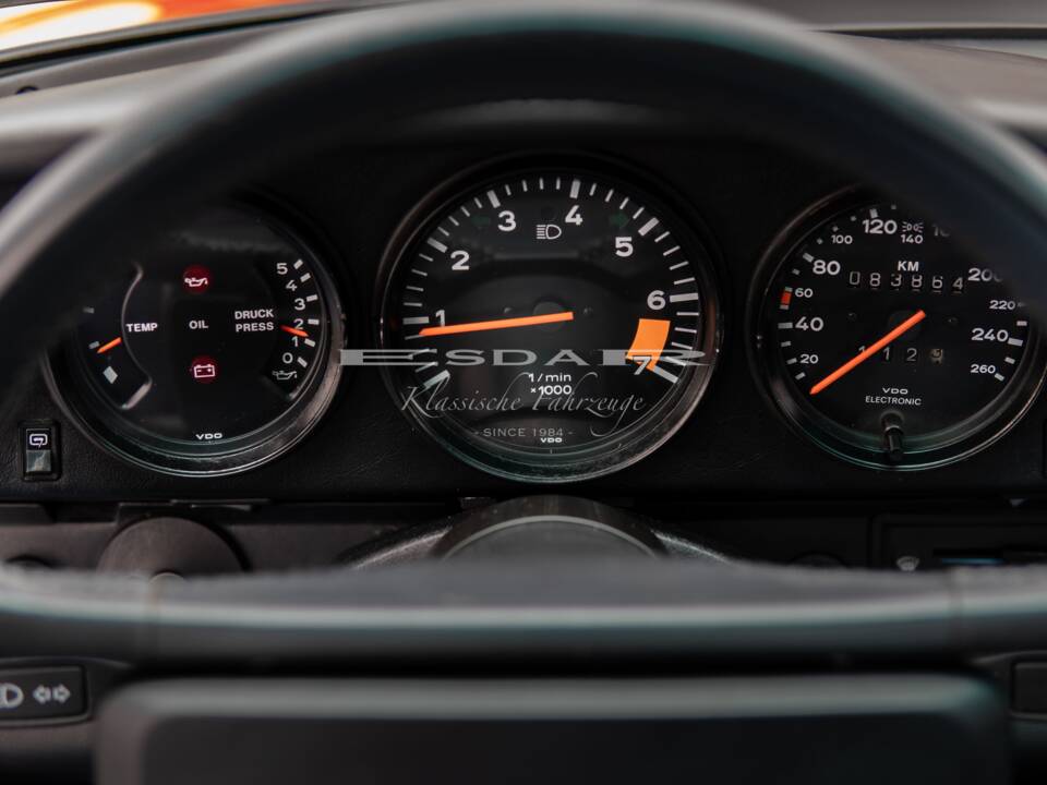 Bild 22/31 von Porsche 911 Carrera 3.2 (1988)