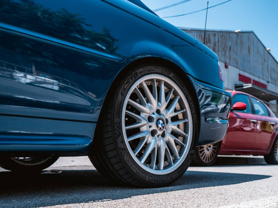Imagen 31/37 de BMW 325Ci (2002)