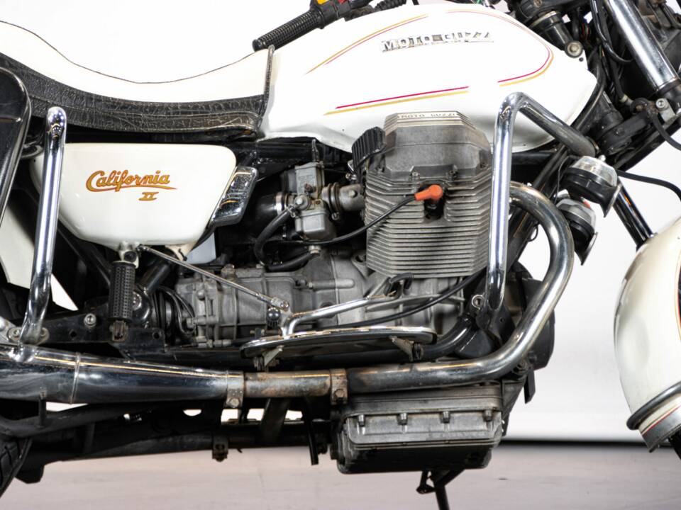 Image 23/44 de Moto Guzzi California II (1983)