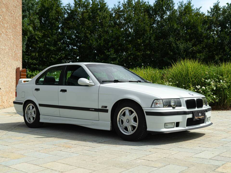 Bild 2/50 von BMW 318is "Class II" (1994)