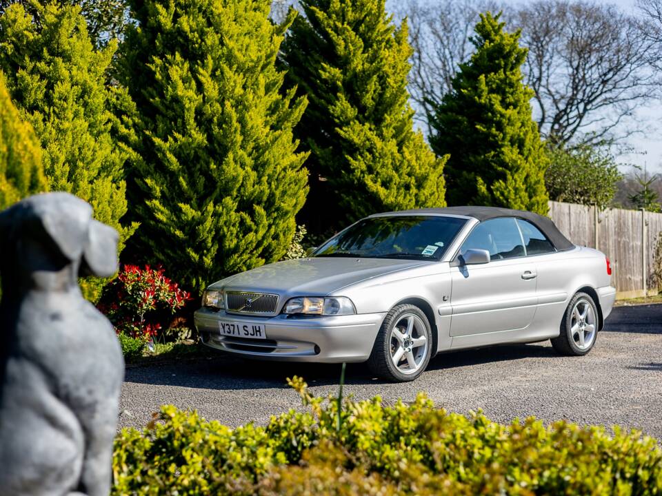 Image 14/48 of Volvo C70 2.0 T (2001)