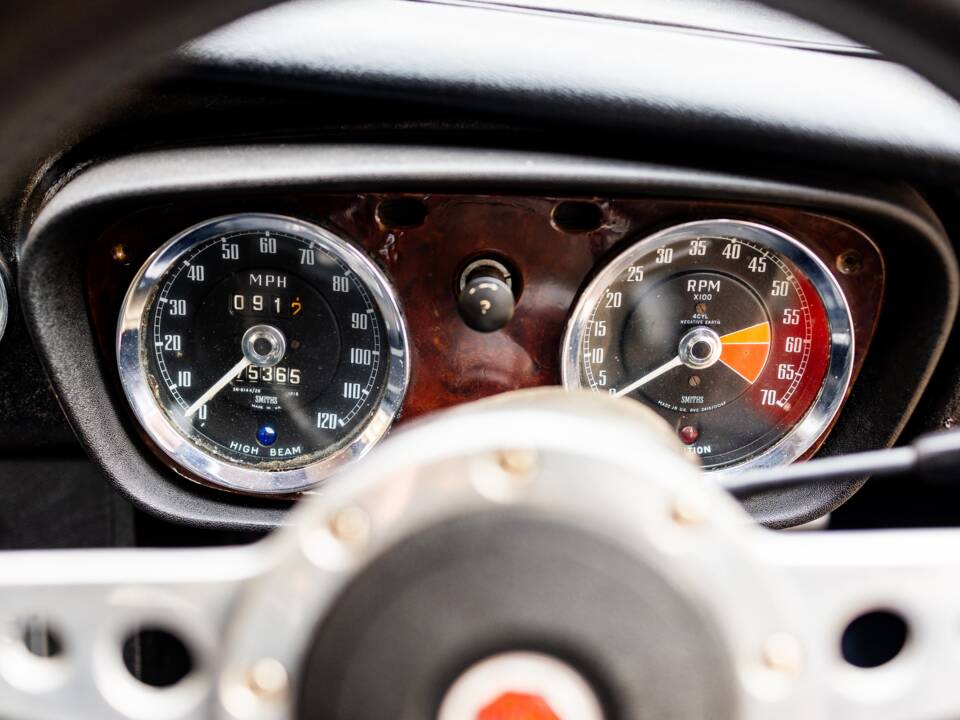 Image 34/39 de MG MGB GT (1972)