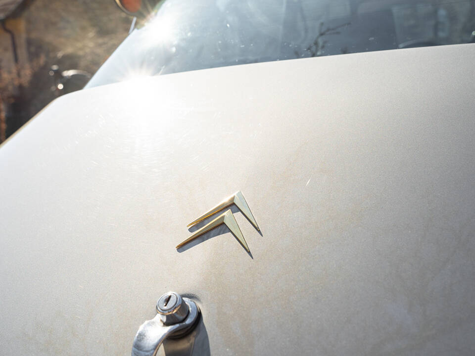 Image 22/53 of Citroën DS 23 Pallas (1972)