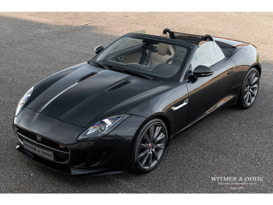 Image 2/38 of Jaguar F-Type S (2014)