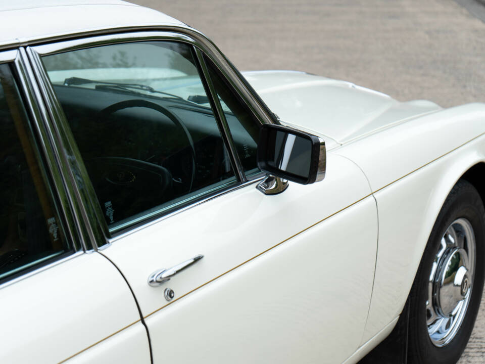 Immagine 38/50 di Daimler Sovereign 4.2 (1978)