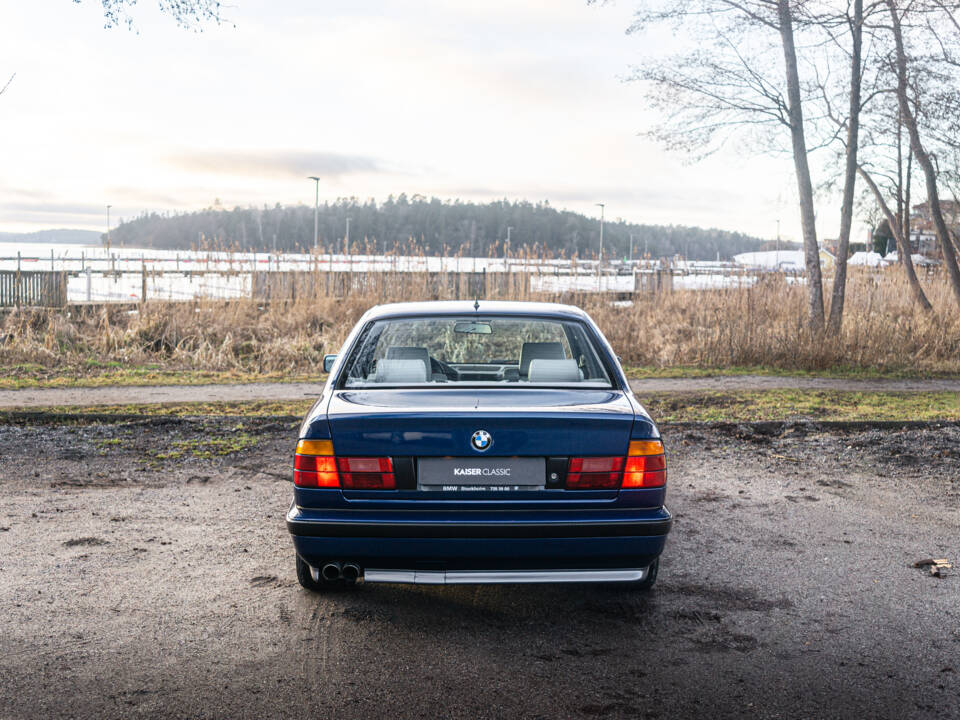 Afbeelding 4/13 van BMW M5 (1992)