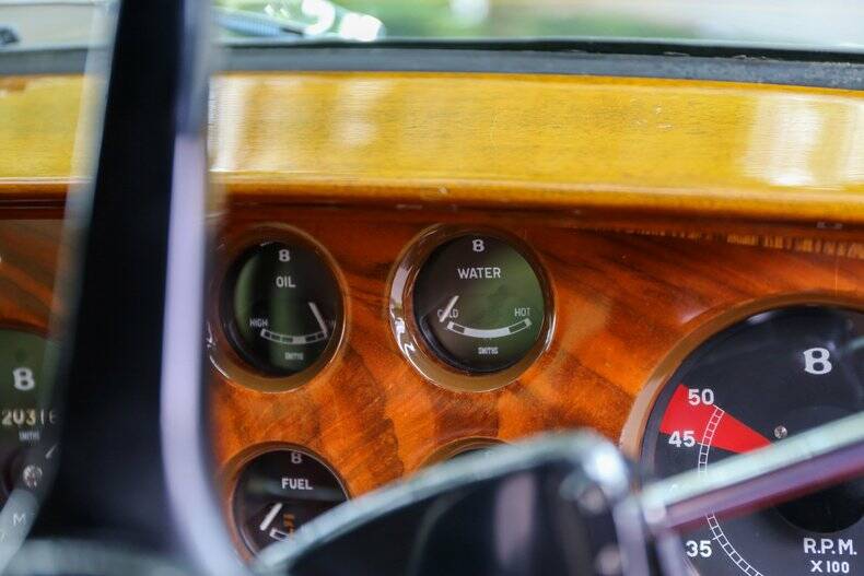 Image 42/49 of Bentley S 3 Continental Flying Spur (1964)