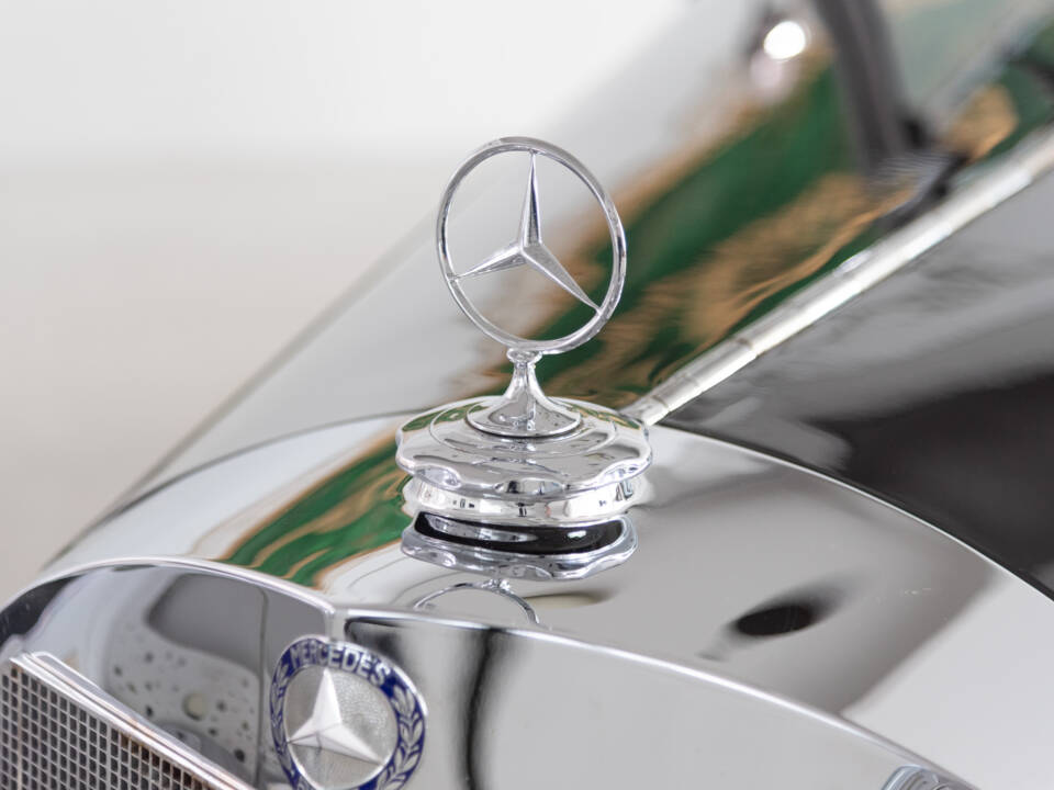 Immagine 18/55 di Mercedes-Benz 500 K Cabriolet B (1936)