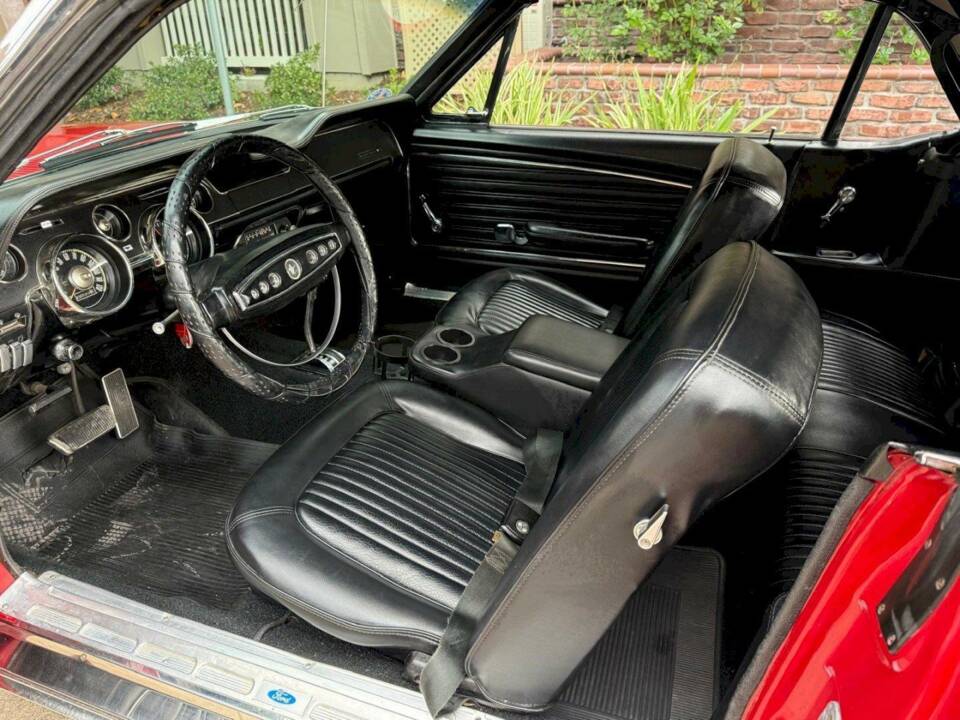 Image 32/50 of Ford Mustang 200 (1968)