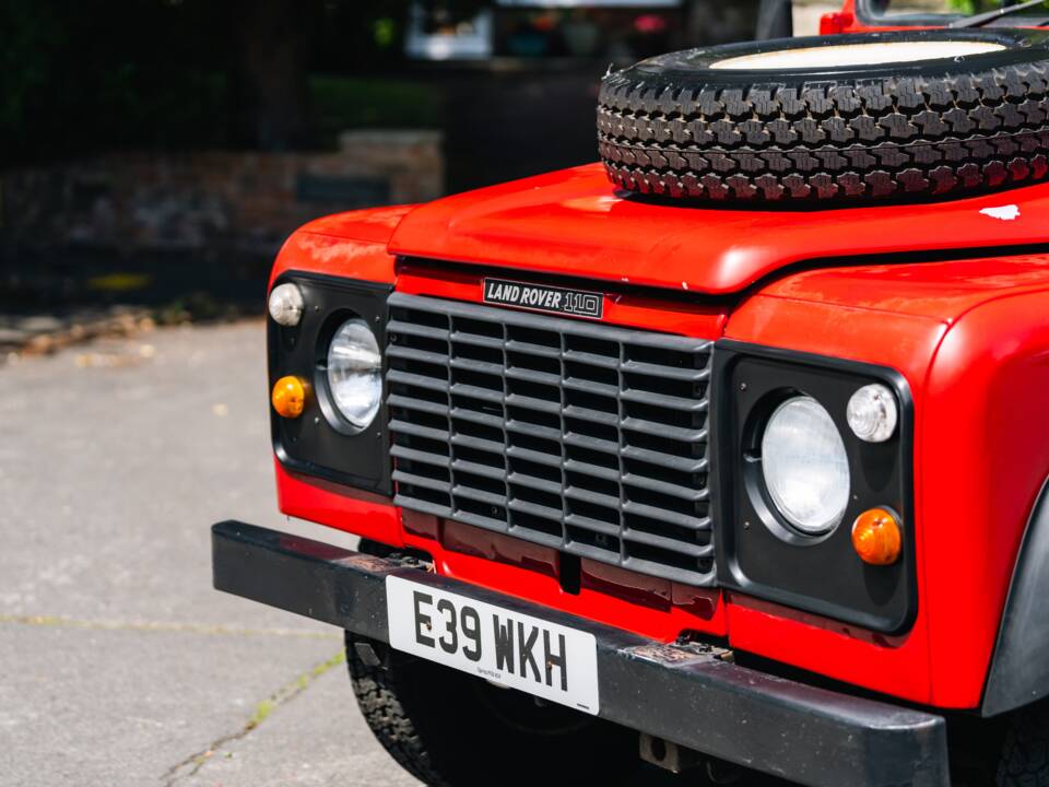 Image 19/19 of Land Rover 110 (1988)