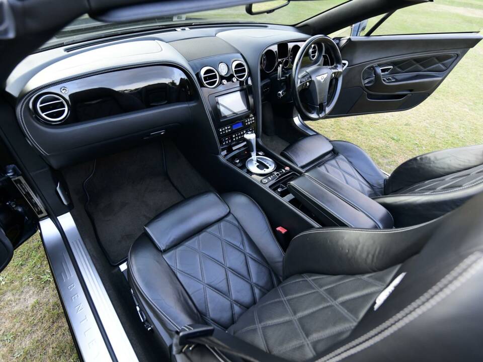 Bild 29/50 von Bentley Continental GTC W12 (2011)