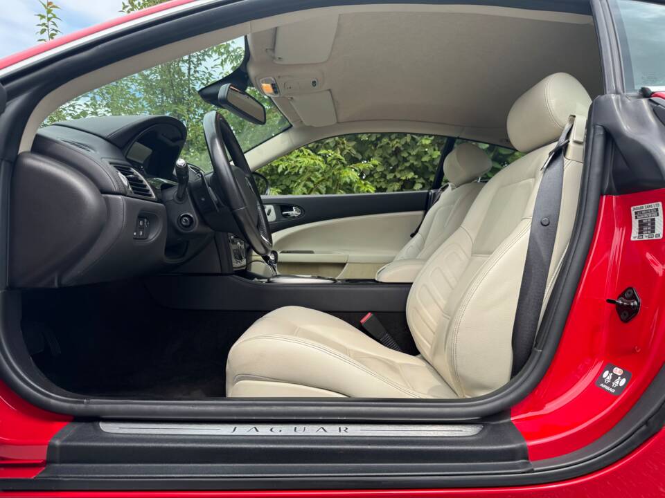 Image 29/49 of Jaguar XKR (2007)