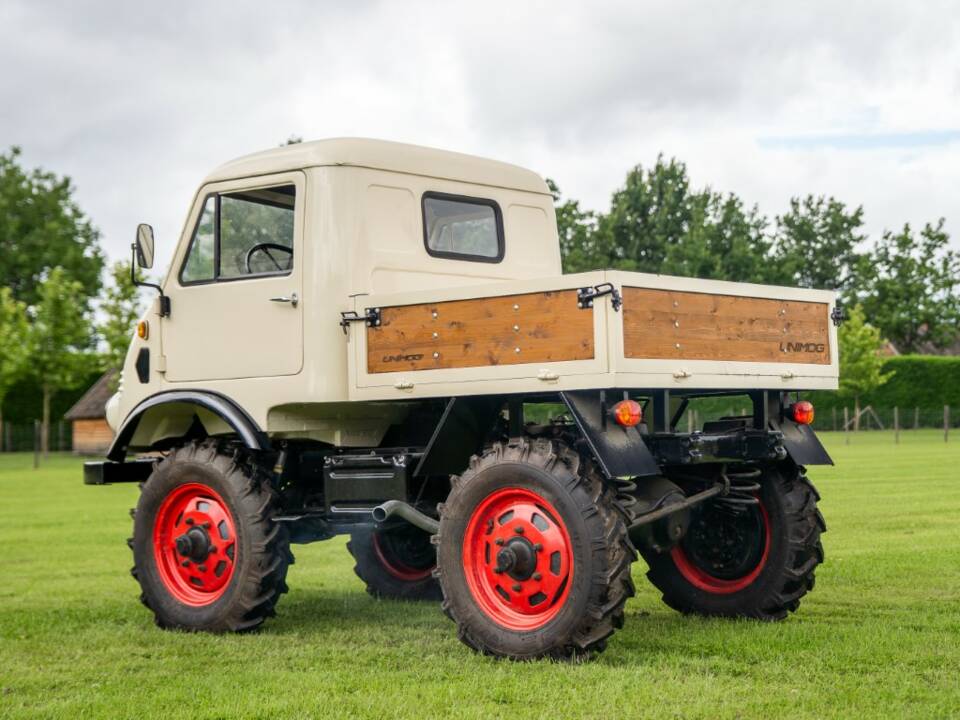 Image 6/15 of Mercedes-Benz Unimog 401 (1955)