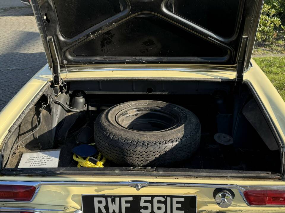 Image 20/31 de Mercedes-Benz 250 SL (1967)