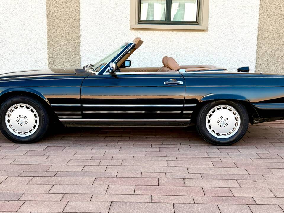 Immagine 3/20 di Mercedes-Benz 560 SL (1986)