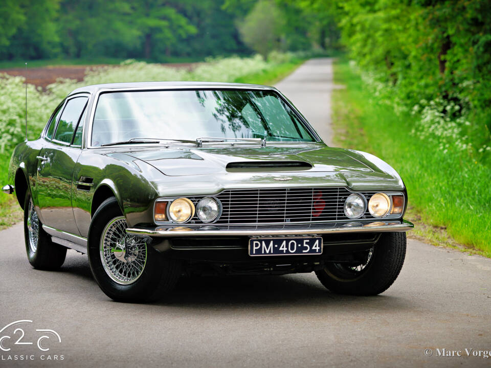 Image 21/57 of Aston Martin DBS (1969)