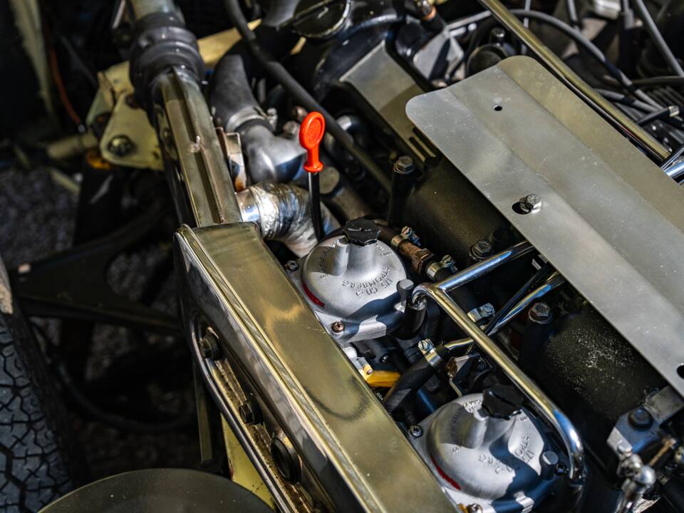Bild 22/30 von Jaguar E-Type V12 (2+2) (1971)