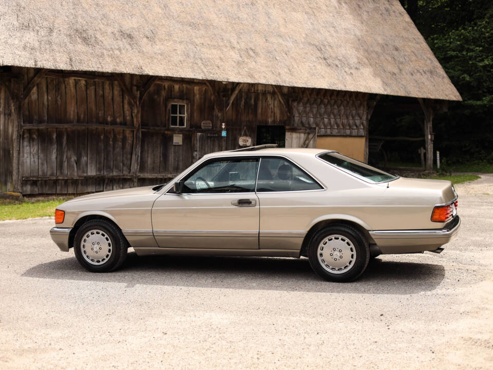 Image 3/63 de Mercedes-Benz 500 SEC (1985)