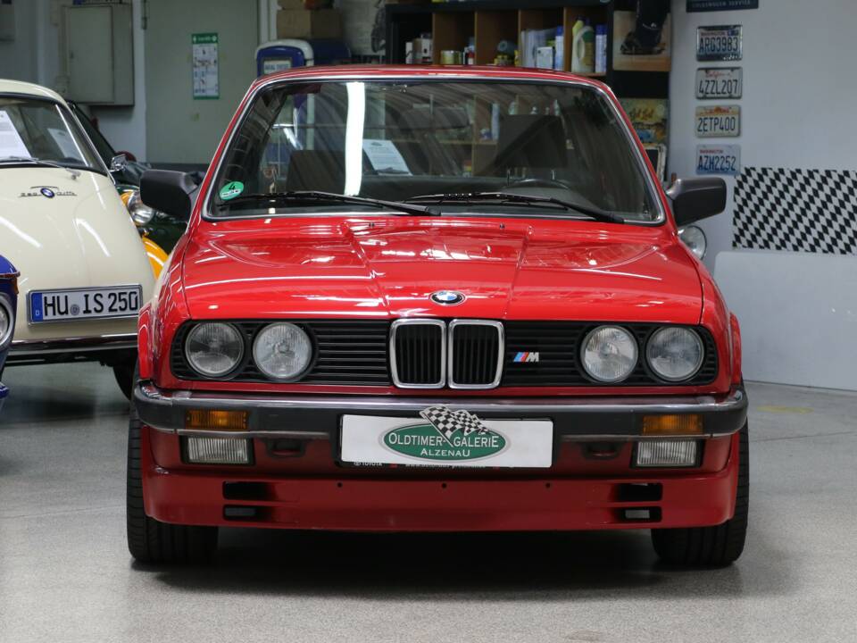 Image 2/26 de BMW 325e (1987)