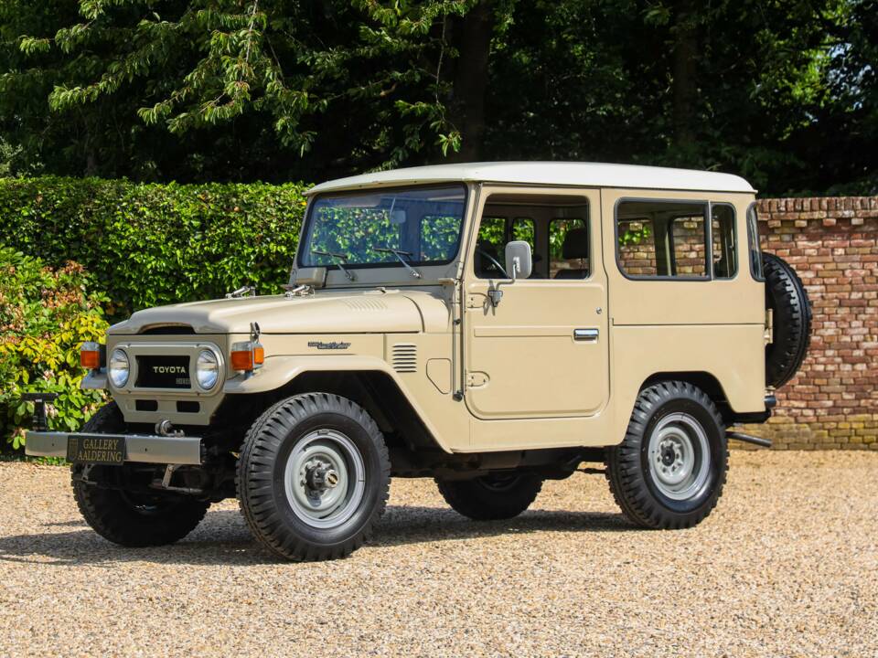 Bild 13/50 von Toyota Land Cruiser BJ 40 (1977)