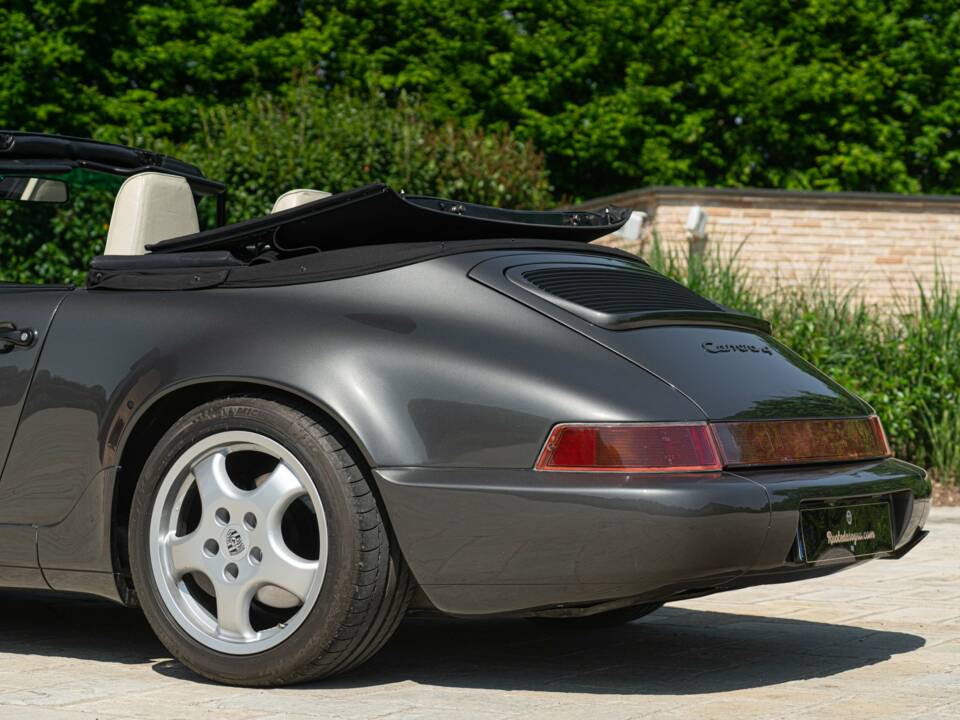 Immagine 16/50 di Porsche 911 Carrera 4 (1990)