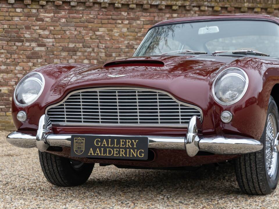Image 37/50 de Aston Martin DB 5 Vantage (1965)