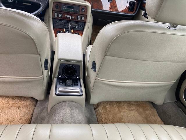 Bild 12/40 von Jaguar XJ 12 (1992)