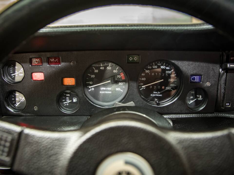 Image 13/22 of BMW M1 (1981)