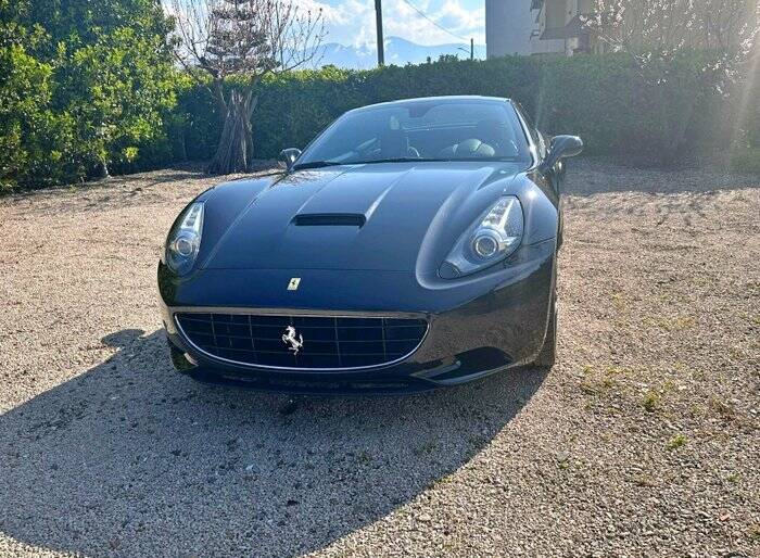 Bild 2/7 von Ferrari California (2010)