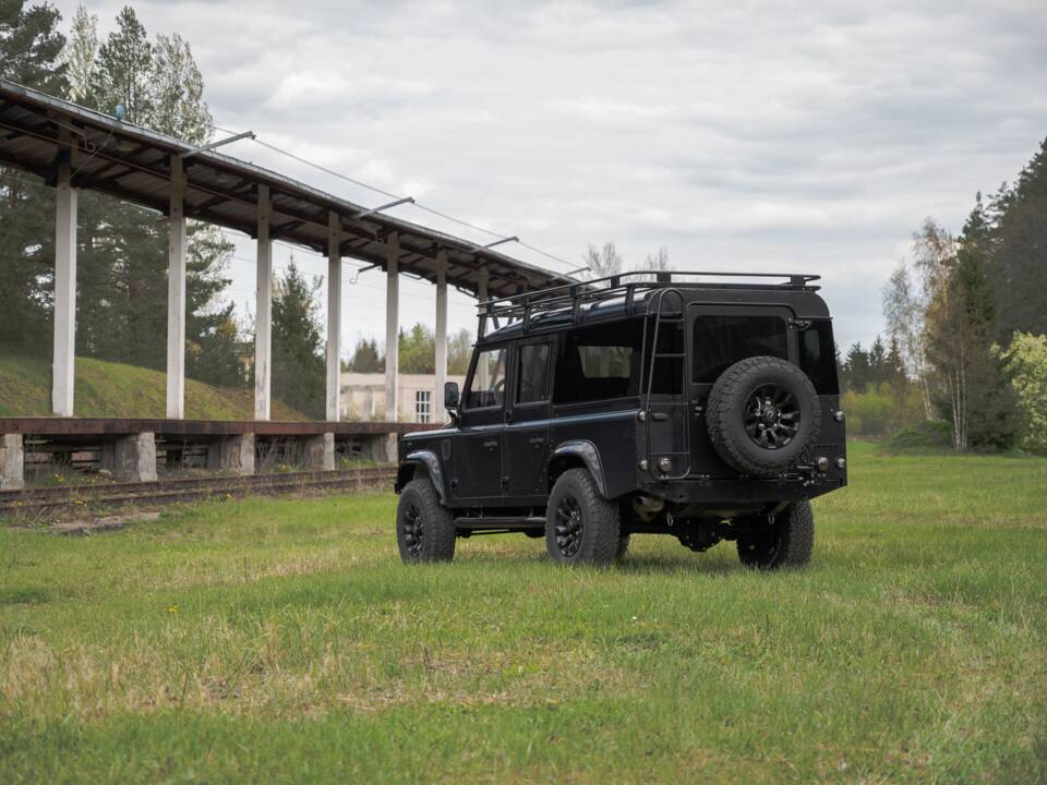 Image 24/41 of Land Rover Defender 110 (1992)