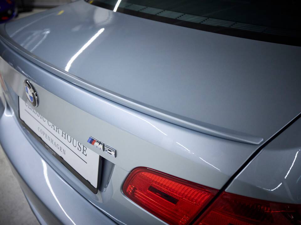 Image 26/100 of BMW M3 (2006)