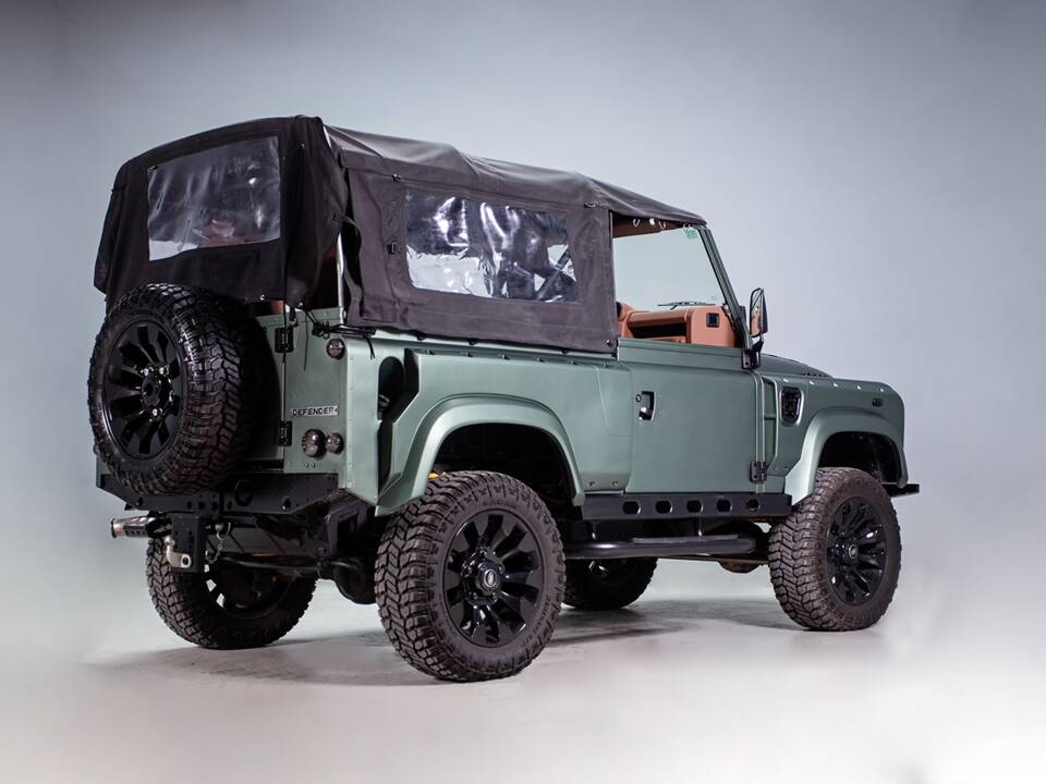 Image 16/44 of Land Rover Defender 90 (2011)