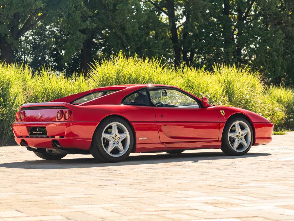 Immagine 13/50 di Ferrari F 355 Berlinetta (1998)