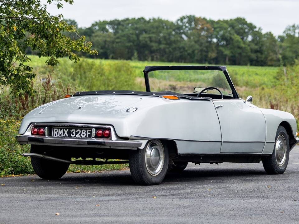 Bild 3/50 von Citroën ID 19 Break (1967)